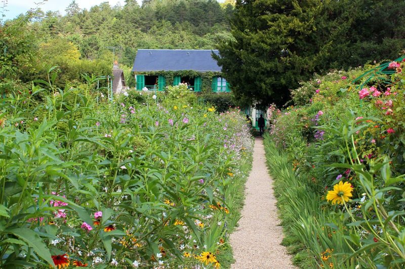 Monets House and Gardens Half Day Tour from Paris - At the Fondation Claude Monet