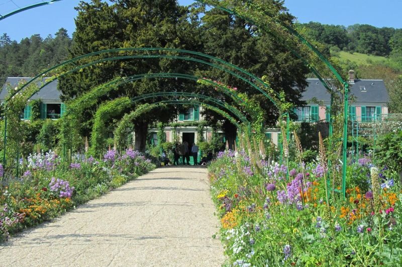 Monets House & Shopping at McArthurGlen Outlet from Paris - Making the most of your time at Monet’s house