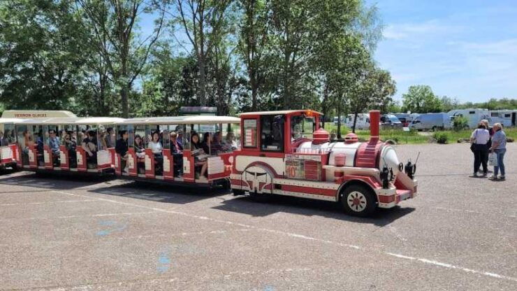 Monet'S Touristic Train - Shuttle Express Giverny - Overview of the Shuttle Service