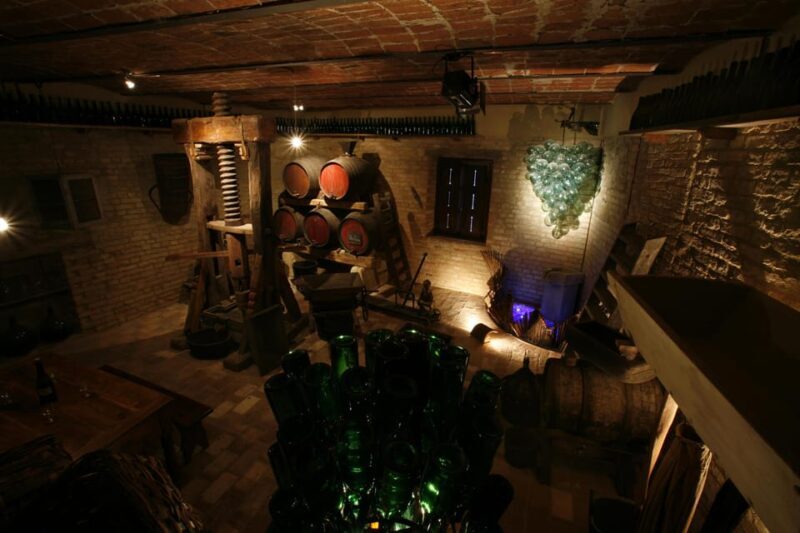 Monferrato: Museum Visit and Tasting at Razzano Castle - The Tasting: Wines, Olive Oil, and More