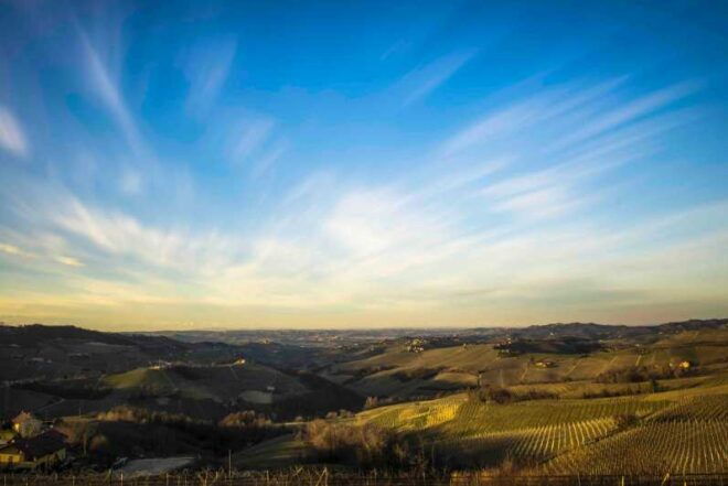 Monforte D'alba: Jacuzzi Ritual With Wine Tasting - Jacuzzi and Amenities