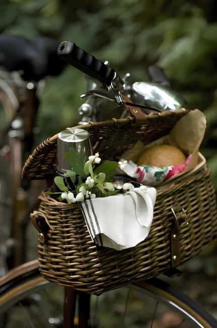 Monforte d'Alba: Picnic & Big Benches - Exploring the Itinerary in Detail