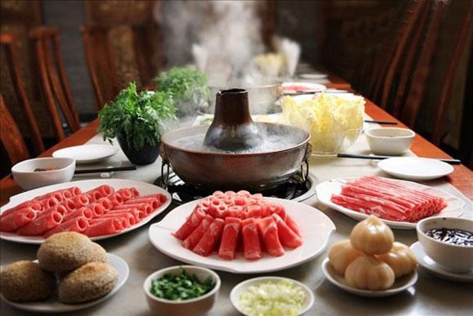 Mongolian Hot Pot Dinner Followed by Houhai Lake Visit and Foot Massage - Houhai Lake Exploration