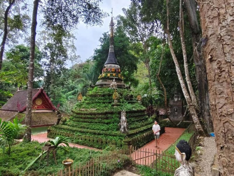 Monks chanting, Wat Doi Suthep and Wat Phalad+ Meditation - Frequently Asked Questions