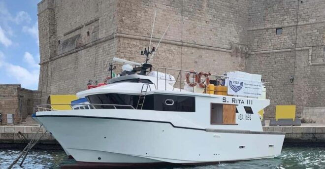 Monopoli: Coastal Tour of the Caves of Polignano a Mare - Aperitif and Refreshments
