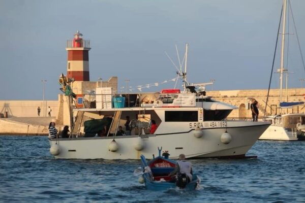 Monopoli: Coastal Tour of the Caves of Polignano a Mare - Booking and Payment