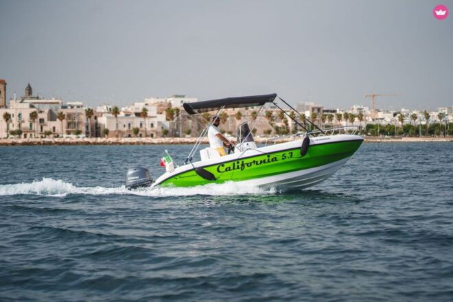 Monopoli: Private Polignano a Mare Grottos Speedboat Cruise - Inclusions
