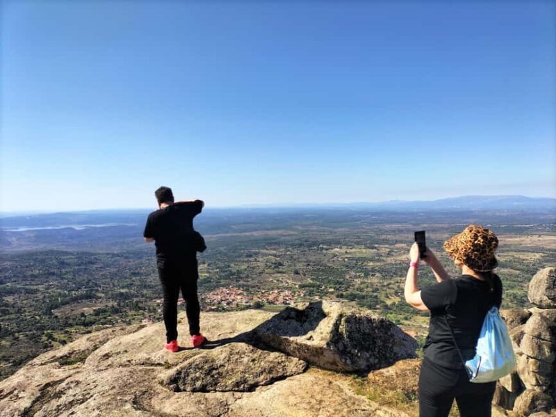 Monsanto (TV Game of Thrones): Private Day Tour from Lisbon - Good To Know