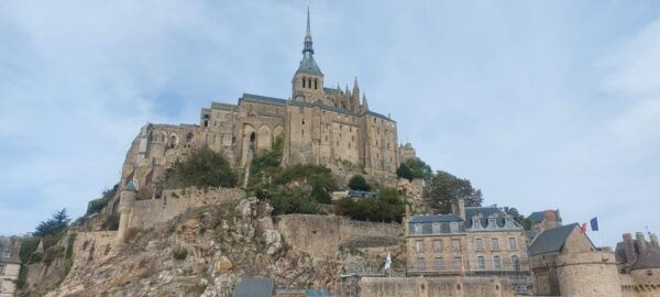 Mont Saint-Michel - Day Trip Luxury Van 7 Persons From Paris - Pricing and Cancellation Policy