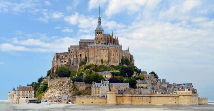 Mont Saint Michel : Full Day Private Guided Tour From Paris - Tour Details and Booking Information