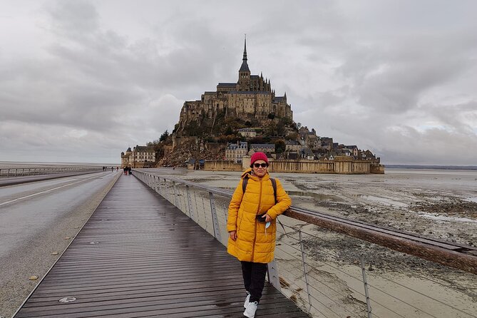 Mont Saint Michel Private VIP Tour With Champagne From Paris - Tour Details