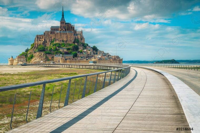 Mont Saint Michel: Village History and Legends Walking Tour - Architectural Highlights