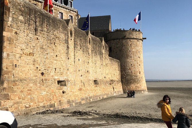 Mont St. Michel and D-Day Beaches Day Trip From Paris - Customer Feedback on Drivers and Tour Guide