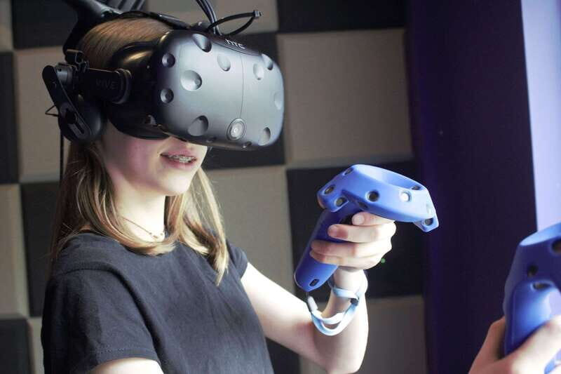 Mont Tremblant: Virtual Reality Gaming Session - Discovering Mont Tremblants Virtual Reality Gaming Experience