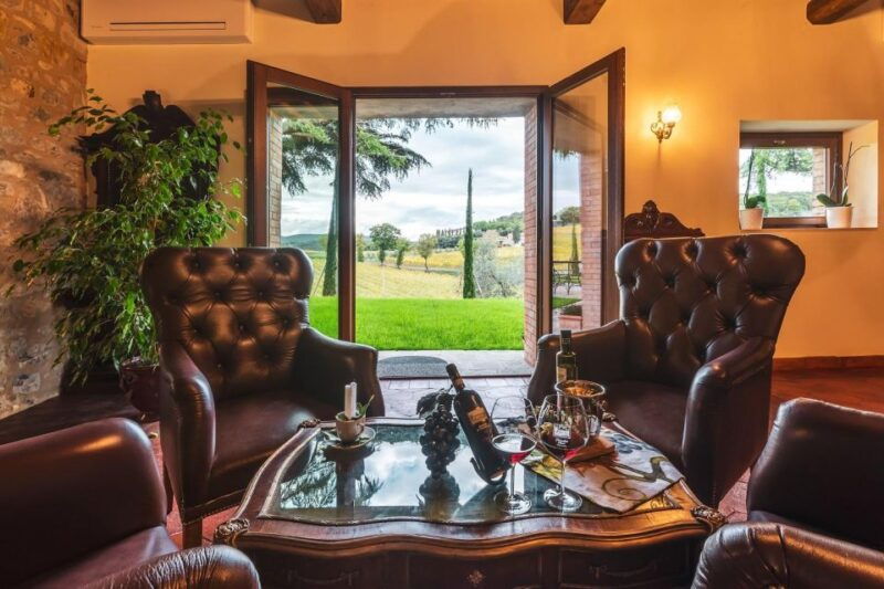 Montalcino: Premium Wine Tasting With Light-Lunch and Tour - Wine and Food Pairing