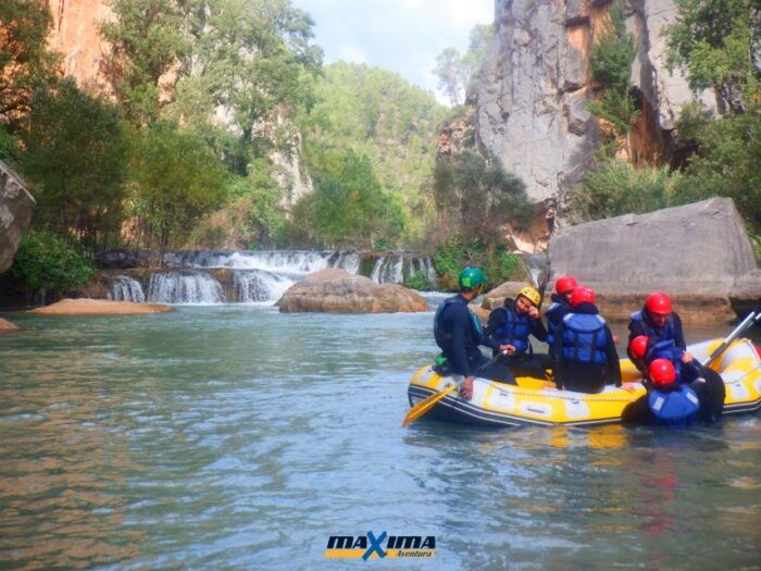 Montanejos: Guided Whitewater Rafting Adventure - Participant Requirements and Safety Precautions