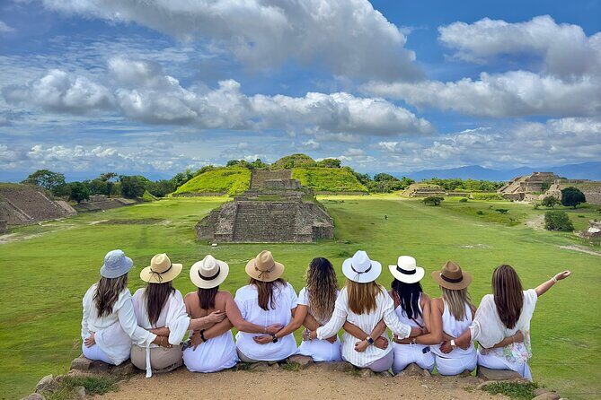 Monte Alban Chesillo and handicrafts alebrijes and black mud - Good To Know  