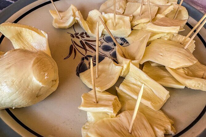 Monte Alban Chesillo and handicrafts alebrijes and black mud - An In-Depth Look at the Tour Itinerary  