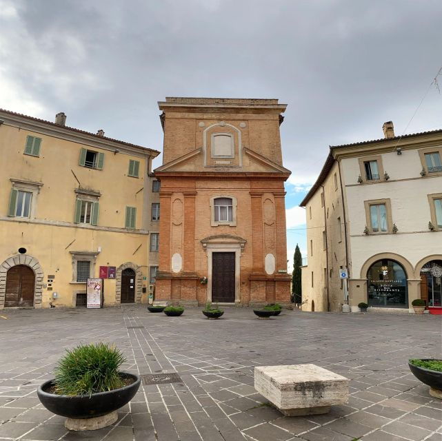 Montefalco: Guided Tour With Vineyard Visit and Lunch - Tour Pricing and Duration