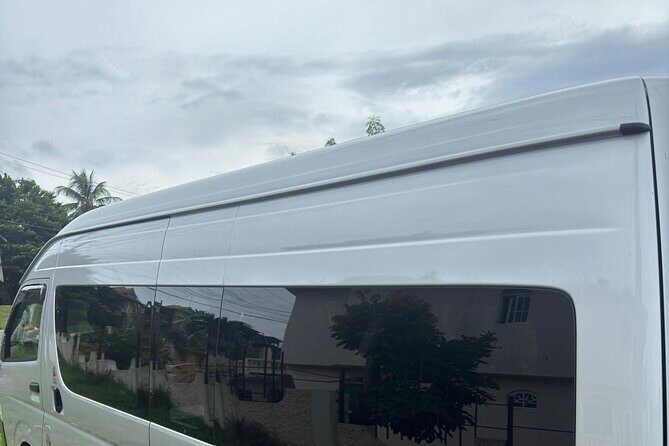 Montego Bay Airport and Ocean Coral Spring Private Shuttle - Vehicle Comfort and Journey