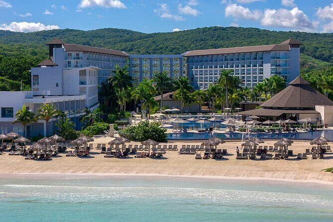 Montego Bay Airport Jamaica to Hotels in Montego Bay or Falmouth - Transport Quality and Amenities