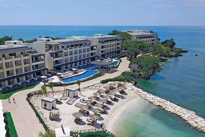 Montego Bay Airport Private Taxi to Royalton Negril - Who Is This Transfer Best For?