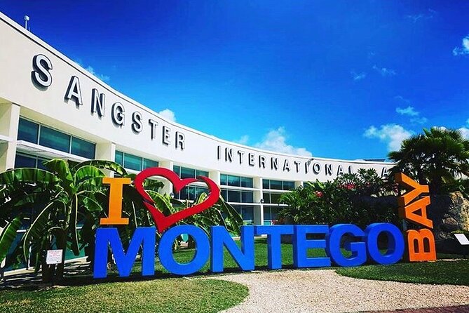 Montego Bay Airport Taxi to Grand Palladium & Spa - Space for Luggage and Legroom