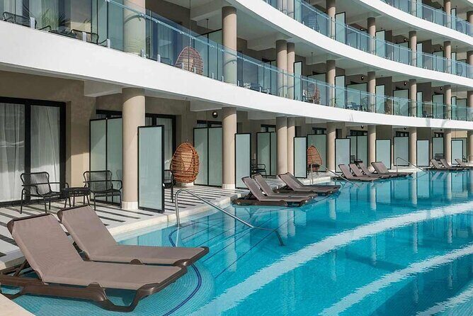 Montego Bay Airport Taxi to Ocean Coral Spring or Eden Bay - A Friendly Introduction to Your Jamaican Arrival Transfer