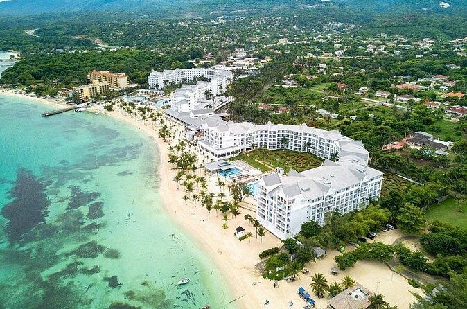 Montego Bay Airport Transfer to Riu Ocho Rios Hotel - Detailed Breakdown of the Journey