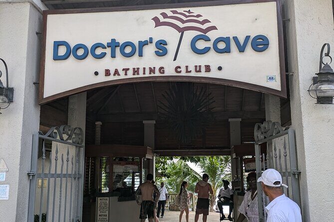 Montego Bay Beach Break and Highlight - The Guide Experience: Knowledgeable, Friendly, and Engaging