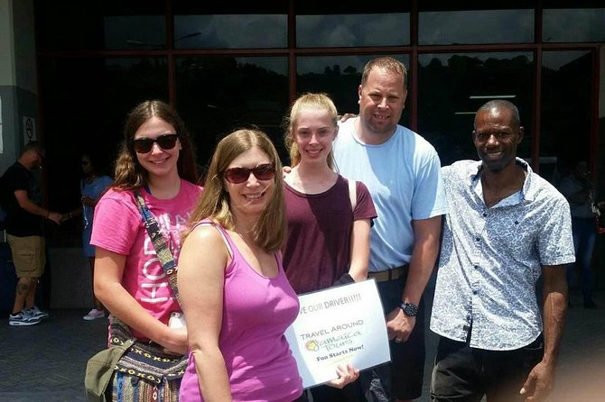 Montego Bay Hotels Private Airport Round Trip Transfers - Private Vehicle for Your Convenience