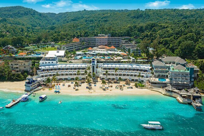 Montego Bay Jamaica Sangster Airport Transfer to Ocho Rios Hotels - The Route and Stops: What to Expect