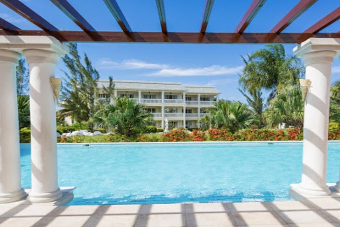 Montego Bay Shore Excursion: Grand Palladium Resort and Spa Luxury Beach Day Pass - Experience Inclusions