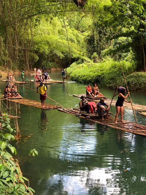 Montegobay: Rafting Tour with Limestone Massage - An Introduction to the Experience