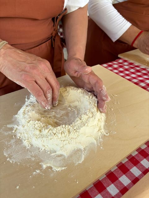 Montepulciano: Cooking Class With Wine and Cheese Tasting - Types of Cooking Classes