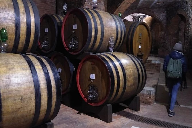 Montepulciano Walking Tour and Wine Toast - The History and Architecture of Montepulciano