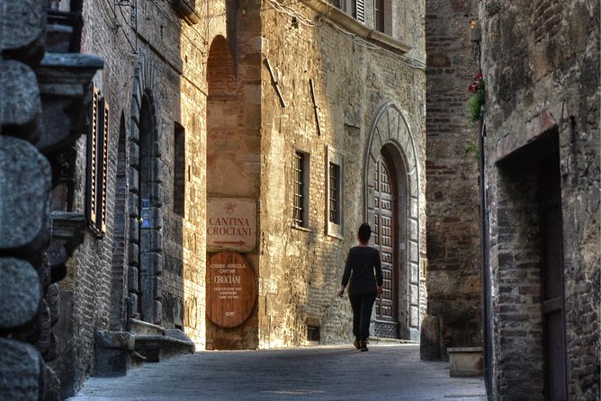 Montepulciano Walking Tour With Food and Wine Tastings - Important Information and Policies
