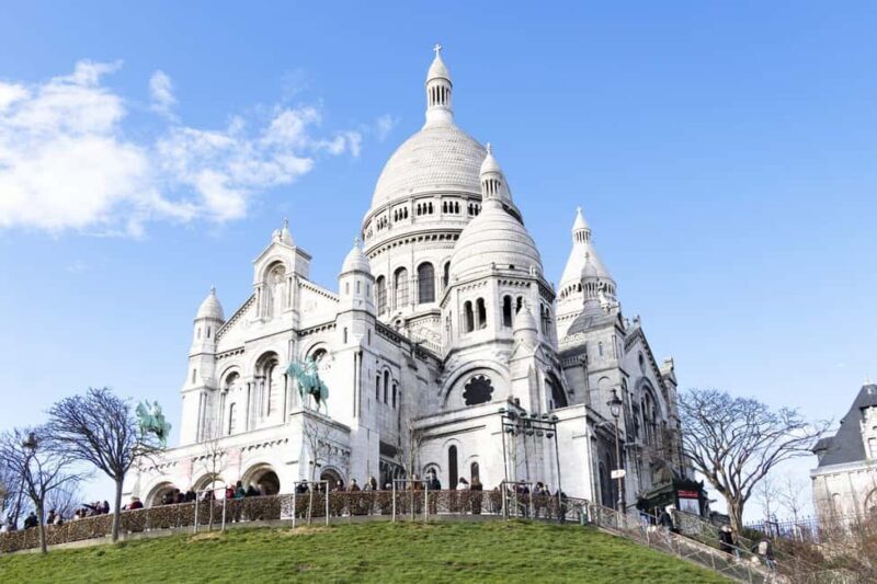 Montmartre: A journey through the art and history of bohemian Paris - Good To Know