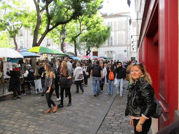 Montmartre and Its Secrets - Montmartre: A Historic Neighborhood