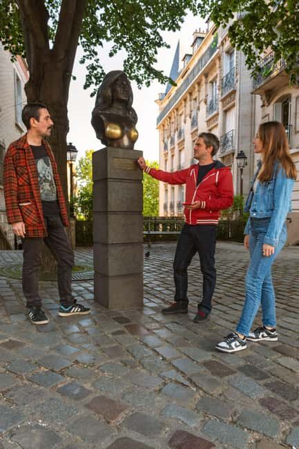 Montmartre Before the Crowds: Walk Tour & Breakfast - Authentic Experiences and Insider Tips