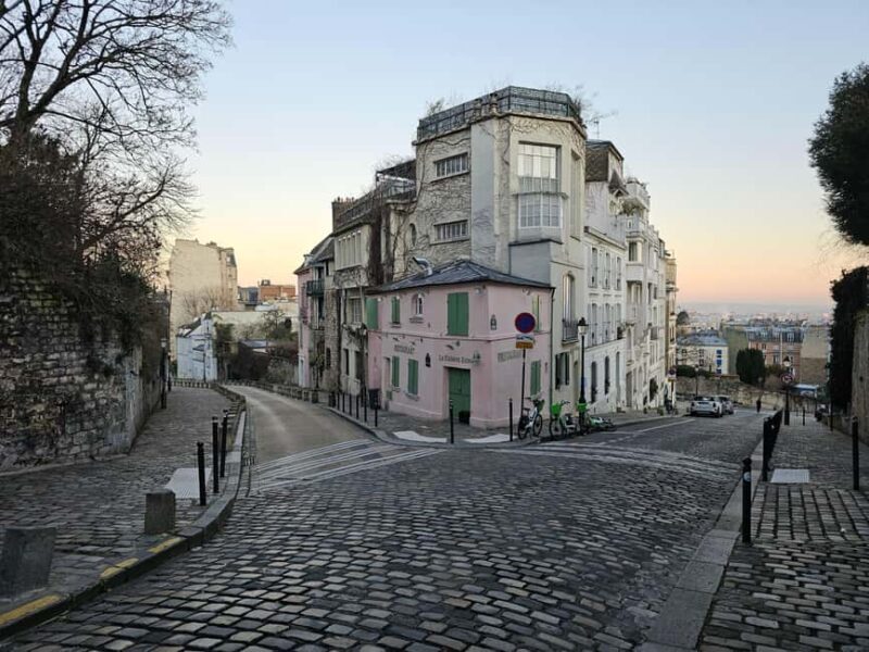 Montmartre Before the Crowds: Walk Tour & Breakfast - FAQ