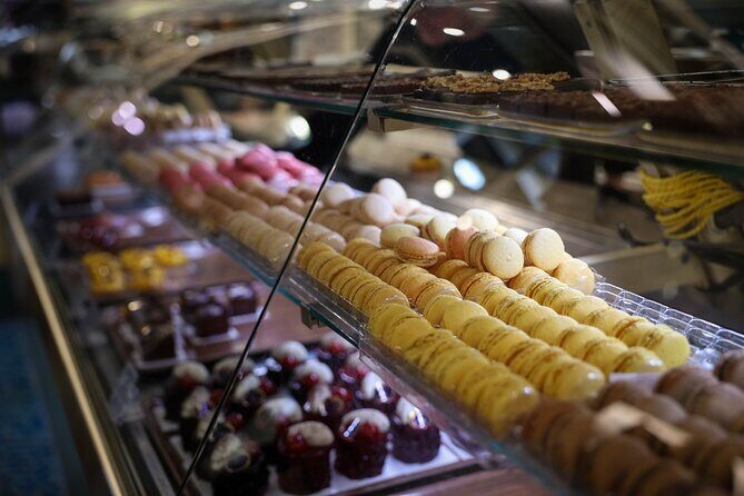 Montmartre Food Tour The Most Complete French Food Experience - Group Size and Tour Dynamics