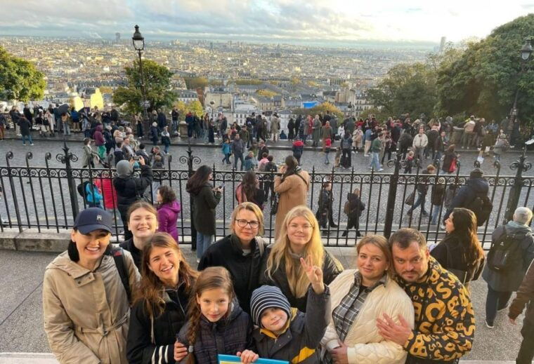 Montmartre: Guided Tour to Sacré-Coeur - Visiting the Sacré-Coeur Basilica
