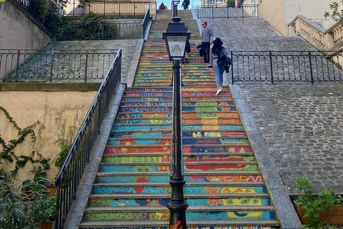 Montmartre La Bohème: 2CV, Walking & Tasting - 3H - Riding in Style: Exploring Montmartre in a 2CV