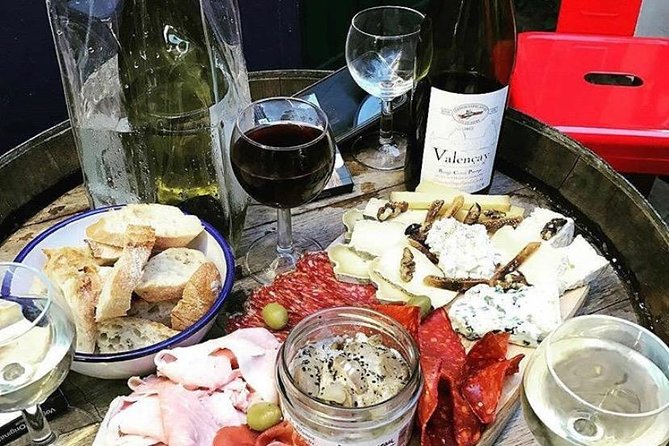 Montmartre La Bohème: 2CV, Walking & Tasting - 3H - Common Questions