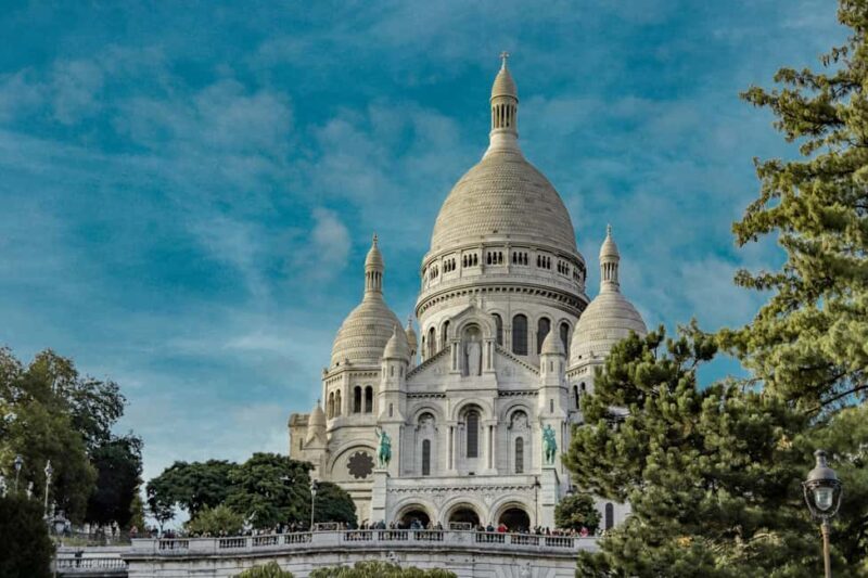 Montmartre : private family tour - What Sets This Tour Apart?