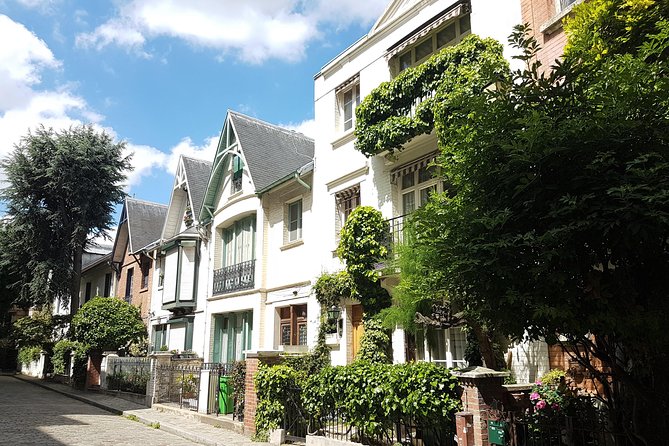 Montmartre Private Walking Tour - Montmartre Neighborhood: a Cinematic and Romantic Destination