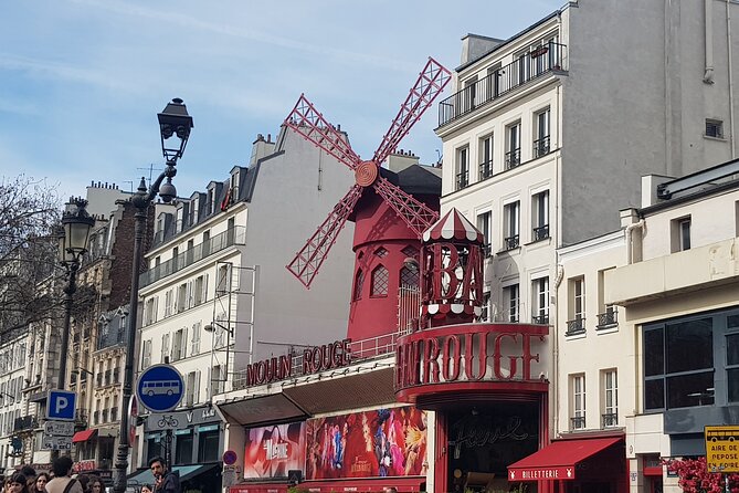 Montmartre Sacré Coeur and Moulin Rouge Best Shops and Cafés - Unique Boutiques in Montmartre