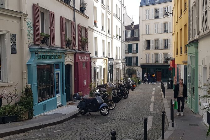 Montmartre Sacré Coeur and Moulin Rouge Best Shops and Cafés - The Sum Up