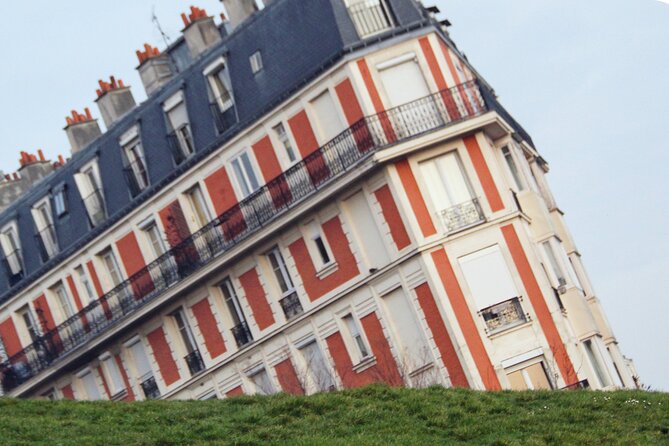 Montmartre Scavenger Hunt and Best Landmarks Self-Guided Tour - Meeting and Tour Logistics